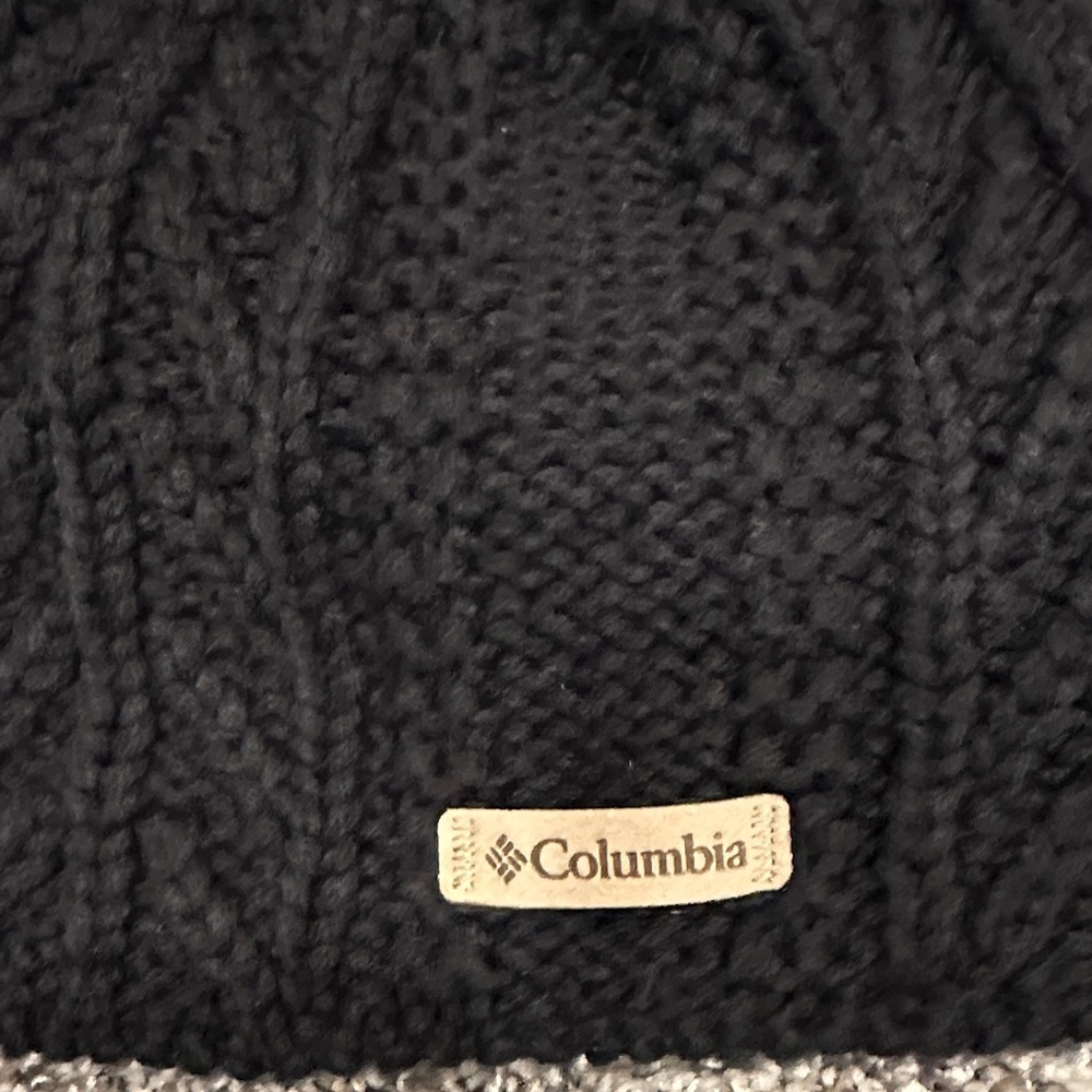Columbia Omni Heat Classic Black Cable Knit Beanie - Picture 5 of 5